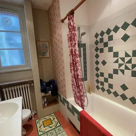 Дом отдыха Spacious House A Few Steps From The Sea *